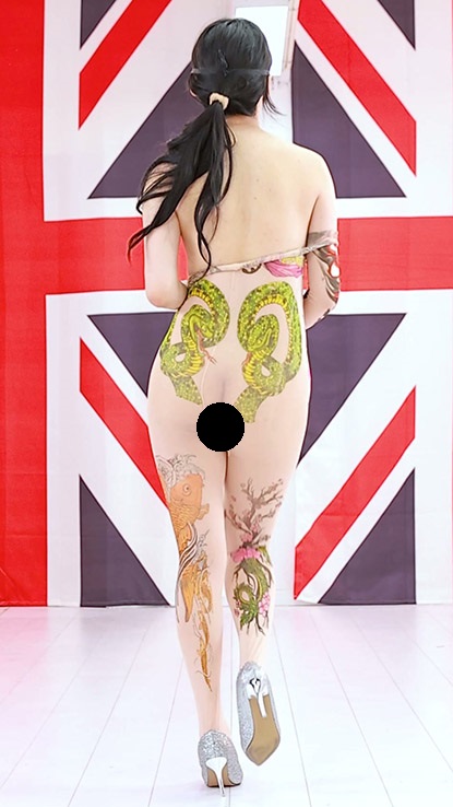 【日月俱乐部】山庄VIP 娜娜 小圈子内部秀 连体装 4K【2V/3.1G】